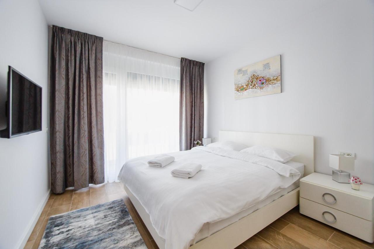 Lovely Home At West Residence Oradea Eksteriør billede